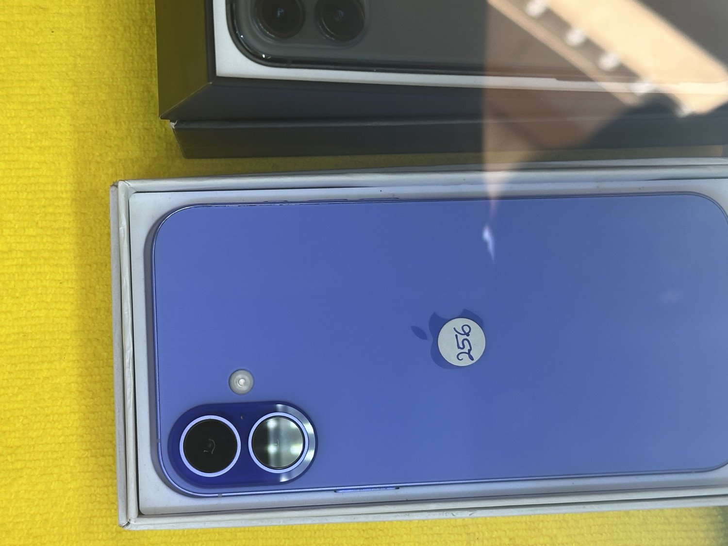 iPhone 16